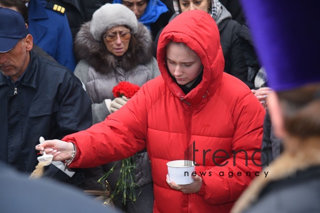 В Баку состоялась церемония прощания с членами экипажа, погибшими при крушении самолета AZAL Азербайджан Баку 29 декабря 2024
